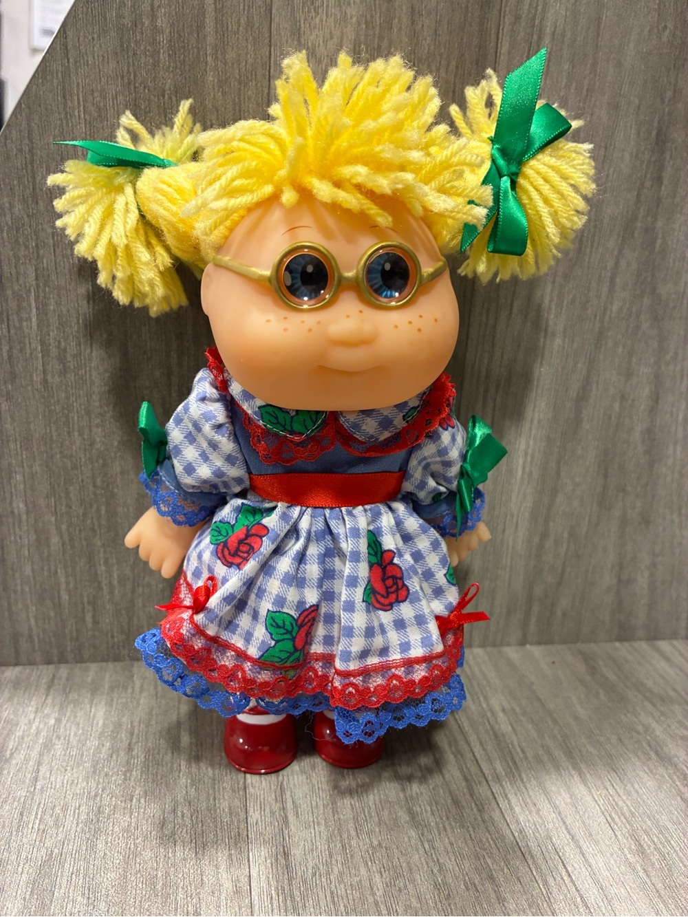 1997 CPK Sybil Sadie 7” doll hard plastic body blonde yarn hair glasses freckles